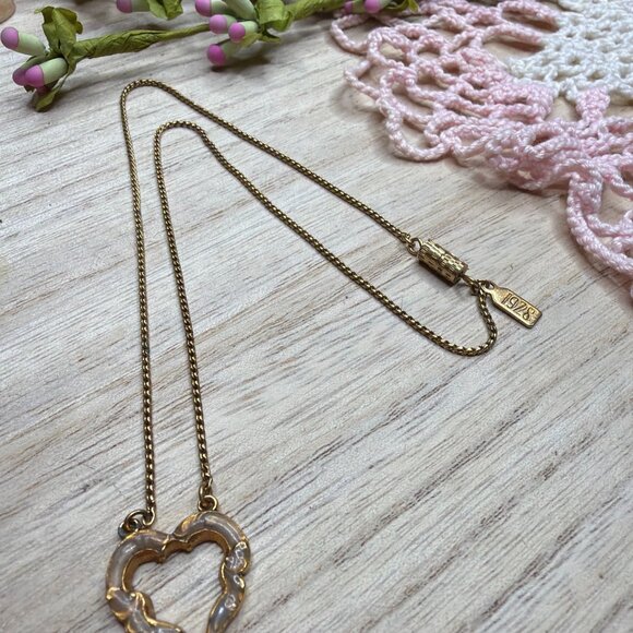 1928 Gold Tone Heart Pendant Necklace Signed - Picture 2 of 6